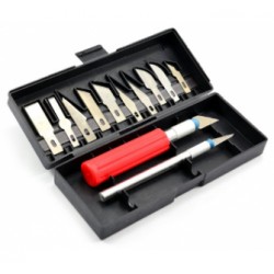 SET DE 2 CUTTERS ET 12 LAMES