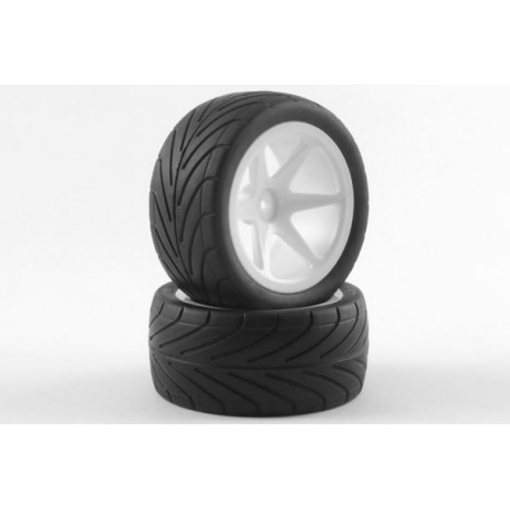 PNEUS ARRIERE SUR JANTES BLANCHES