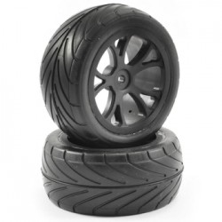 PNEUS ARRIERE SUR JANTES NOIRES